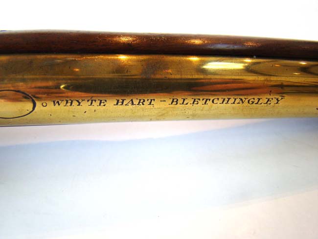 A fine pair of late 18th century brass barreled "Innkeeppers" coaching pistols inscribed "Whyte Hart, Bletchingley" — image 10